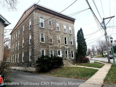 Main picture of 173 E Main St