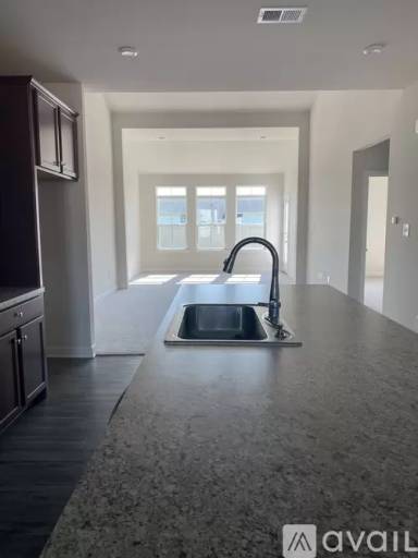 Main picture of 18034 Seaview Ln