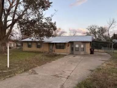 Main picture of 220 Nichols Dr