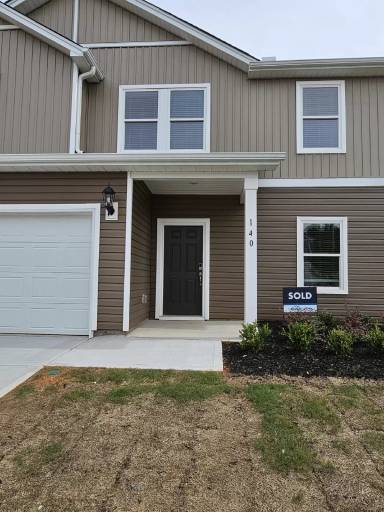 Main picture of 140 Lavinia Cir