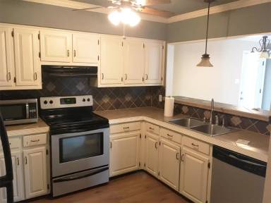 Main picture of 8252 Governor Dr