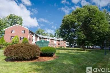 Main picture of 1 Town House Ln