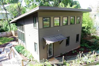 Main picture of 24 Sand Hill Rd