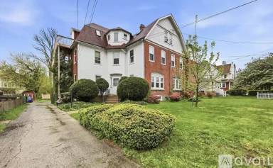 Main picture of 48 E Stewart Ave