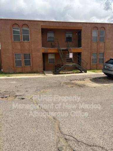 Main picture of 12400 Hardin Ct NE