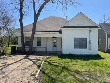 Main picture of 404 E Navarro Ave