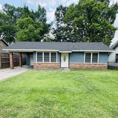 Main picture of 4136 Mohican St