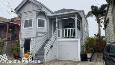 Main picture of 5 Mastick Ct