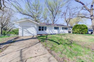 Main picture of 49 Forestwood Dr