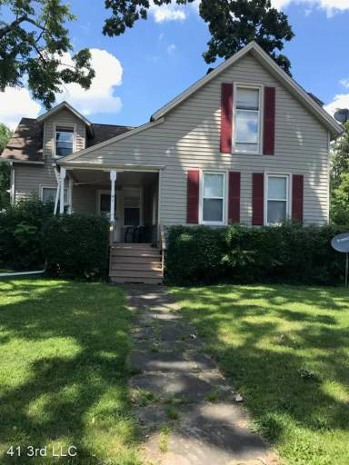 Main picture of 41 3rd Ave