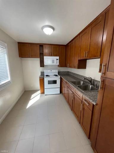 Main picture of 7261 Amigo Ave