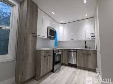 Main picture of 739 6th Ave