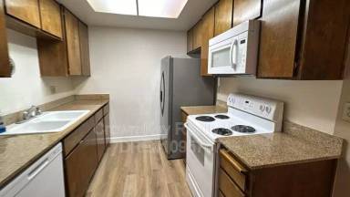 Main picture of 468 Cherry Ln