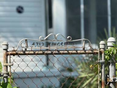 Main picture of 4713 Kingsbury St