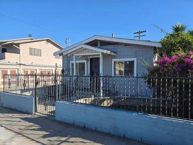 Main picture of 3221 Lincoln Ave