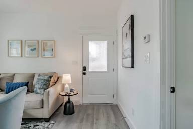 Main picture of 310 Stanley Ave
