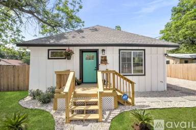 Main picture of 402 Eskimo St