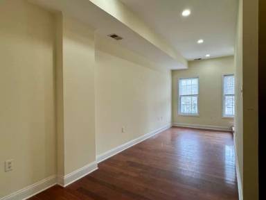 Main picture of 1522 3rd St NW
