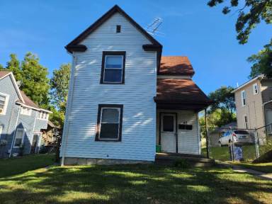 Main picture of 47 Caledonia St NE