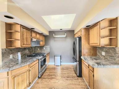Main picture of 730 Hillcrest Dr