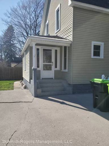 Main picture of 303 W Twelfth St