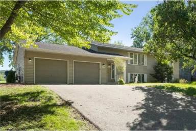 Main picture of 9830 Upper 161st St W