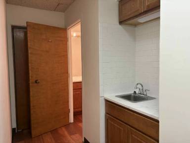 Main picture of 402 Pine St