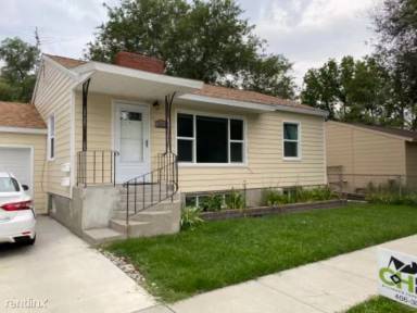 Main picture of 1014 4th St W