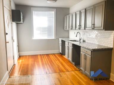 Main picture of 4860 N Hermitage Ave
