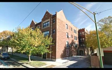 Main picture of 7341 S Ridgeland Ave