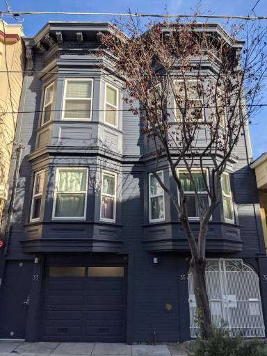 Main picture of 35 Lexington St