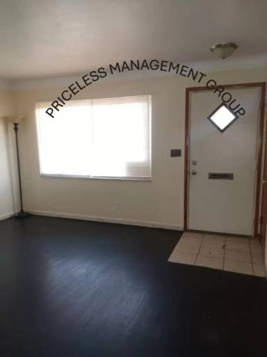 Main picture of 11627 Auburn St