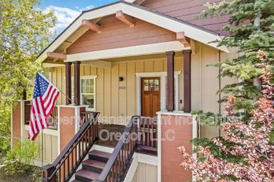 Main picture of 3532 SW Salmon Ave