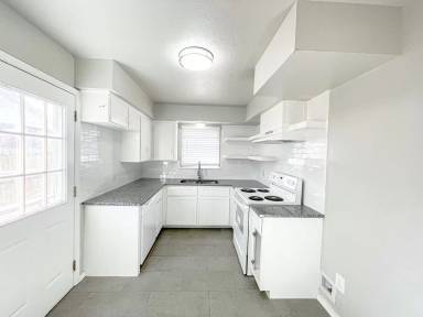 Main picture of 124 W Silver Meadow Dr