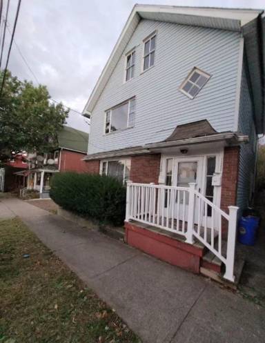 Main picture of 120 S Sherman St