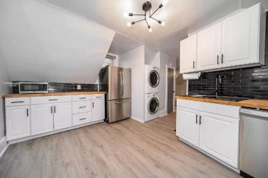 Main picture of 1201 Woodlawn Ave