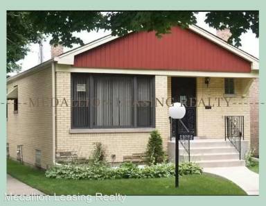 Main picture of 9762 S Maryland Ave