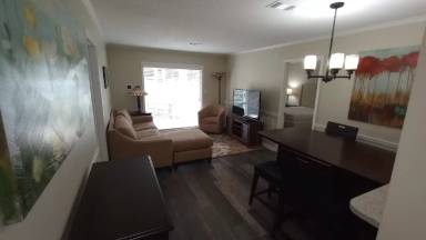 Main picture of 1747 Jack Warner Pkwy