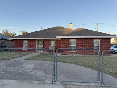 Main picture of 2601 Mason Dr