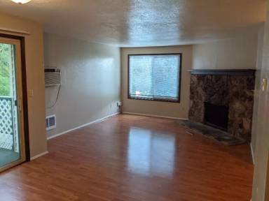 Main picture of 204 S Cherry Dr