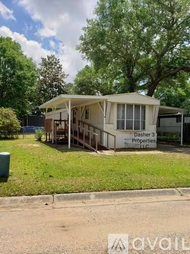 Main picture of 462 Mapleleaf Cir