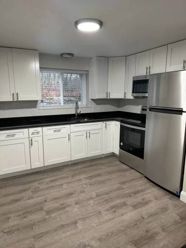 Main picture of 12 Uncas Ave