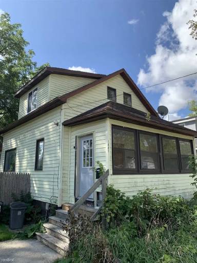 Main picture of 1441 Marquette St