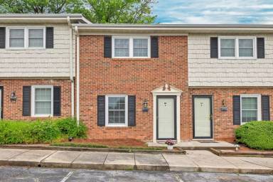 Main picture of 207 Northpoint Ave