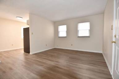Main picture of 1283 Indianola Ave