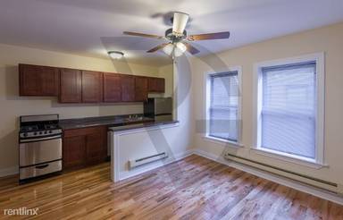 Main picture of 815-23 W Cornelia Ave