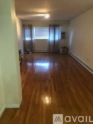 Main picture of 77 Trowbridge St