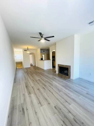Main picture of 1411 E Orangewood Ave