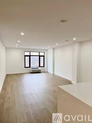 Main picture of 224 Gramatan Ave
