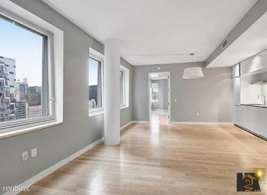 Main picture of 70 W 45th St